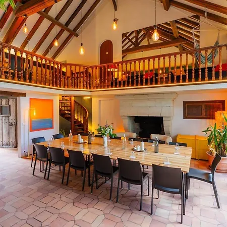 Villa De La Plume